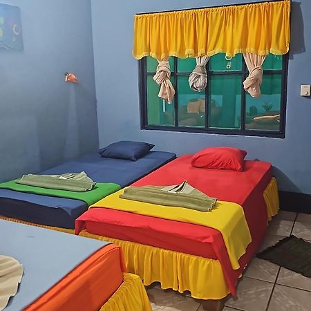 Cabinas Tortuguero Natural Екстер'єр фото