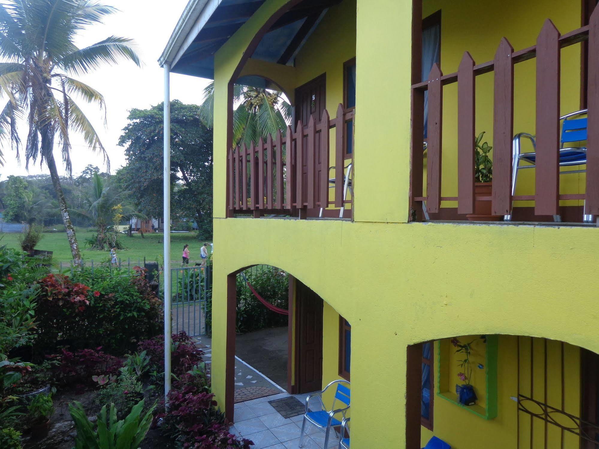 Cabinas Tortuguero Natural Екстер'єр фото
