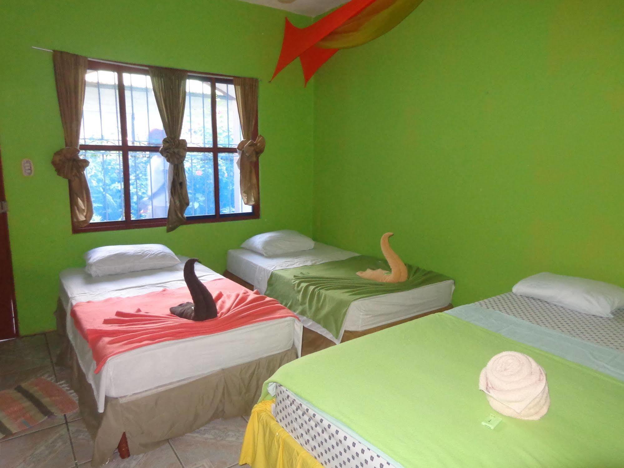Cabinas Tortuguero Natural Екстер'єр фото