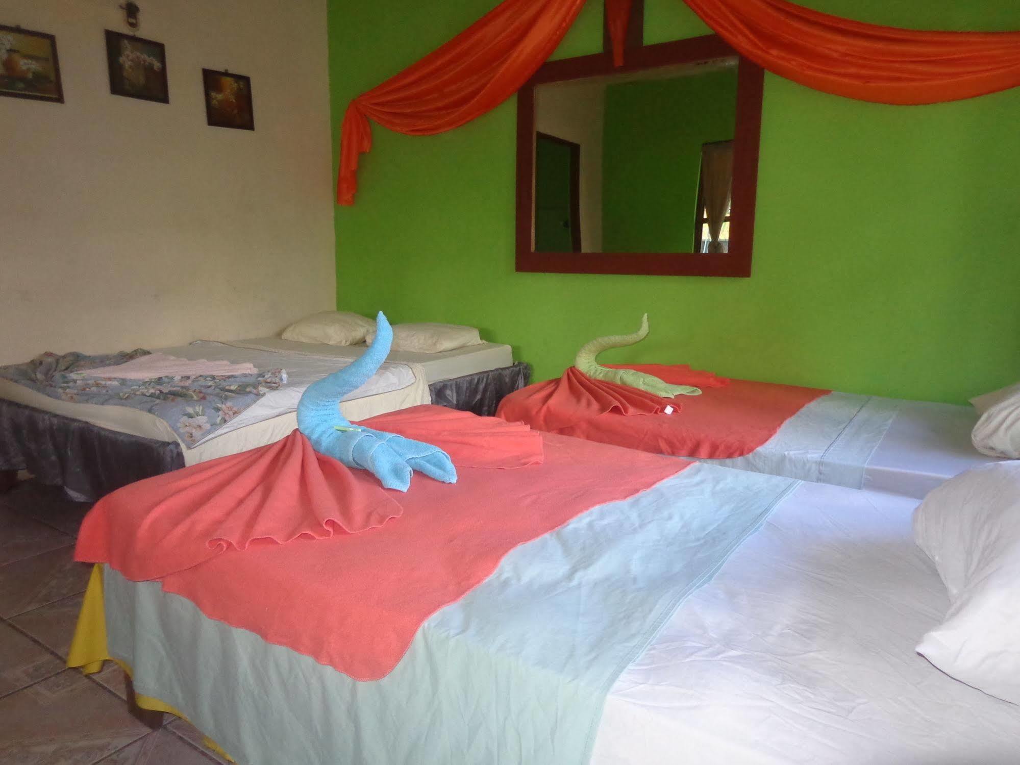 Cabinas Tortuguero Natural Екстер'єр фото