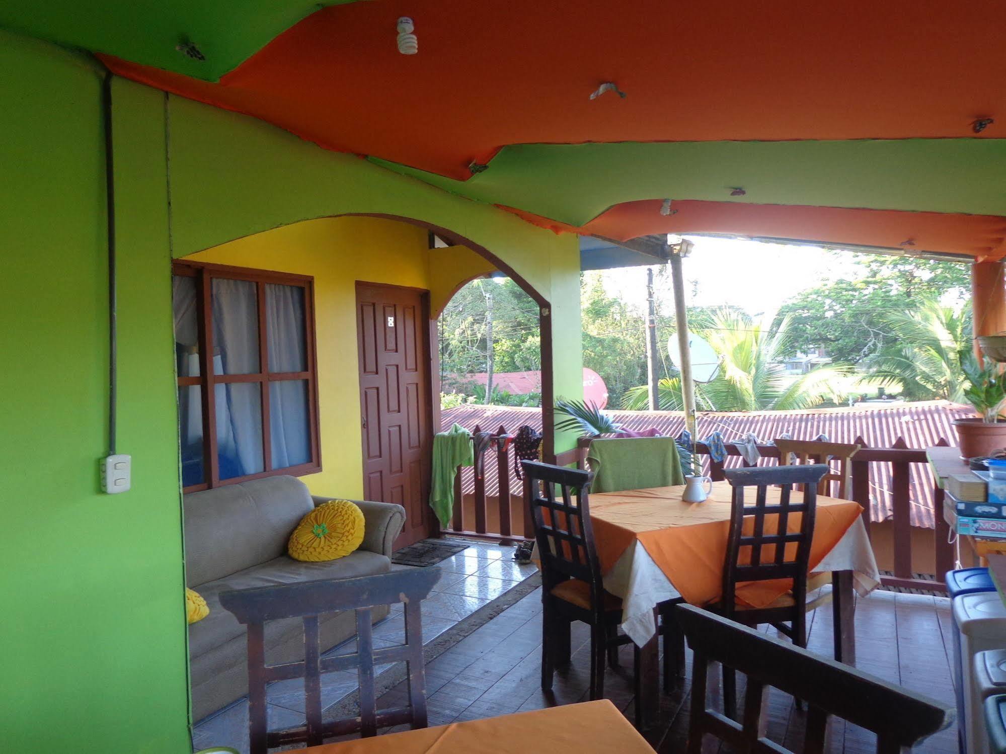 Cabinas Tortuguero Natural Екстер'єр фото